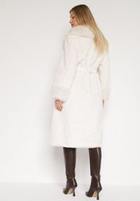 Born2be - Biały Futerkowy Płaszcz z Szerokim Kołnierzem i Mankietami z Wiązanym Paskiem Viaruna. Okazja: na co dzień, na imprezę. Kolor: biały. Materiał: dzianina. Długość rękawa: długi rękaw. Długość: długie. Styl: casual, elegancki #3