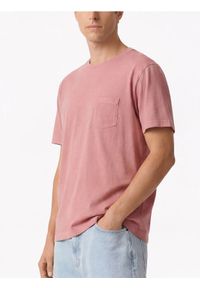 Reserved - T-shirt regular z kieszonką - brudny róż. Kolor: różowy. Materiał: bawełna, dzianina #1