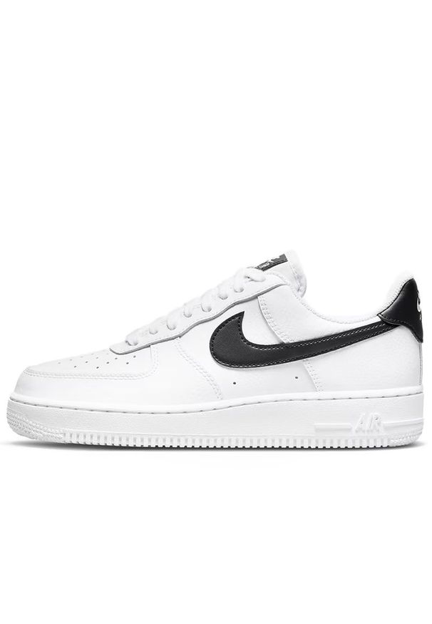 Buty damskie Nike Air Force 1 '07 DD8959-103 - białe. Kolor: biały. Materiał: guma, skóra, syntetyk. Szerokość cholewki: normalna. Sezon: lato. Model: Nike Air Force. Sport: koszykówka