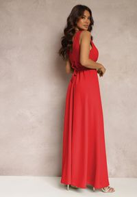 Renee - Czerwona Rozkloszowana Sukienka z Wycięciem i Paskiem w Cyrkonie Elineta. Kolor: czerwony. Materiał: materiał. Styl: elegancki #3