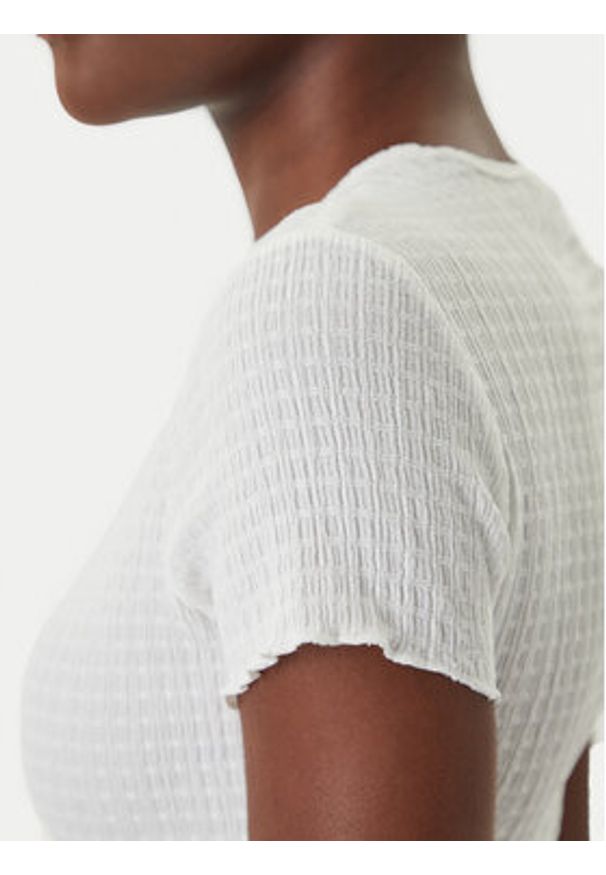 Tommy Jeans T-Shirt Smock Seersucker DW0DW22219 Biały Slim Fit. Kolor: biały. Materiał: syntetyk