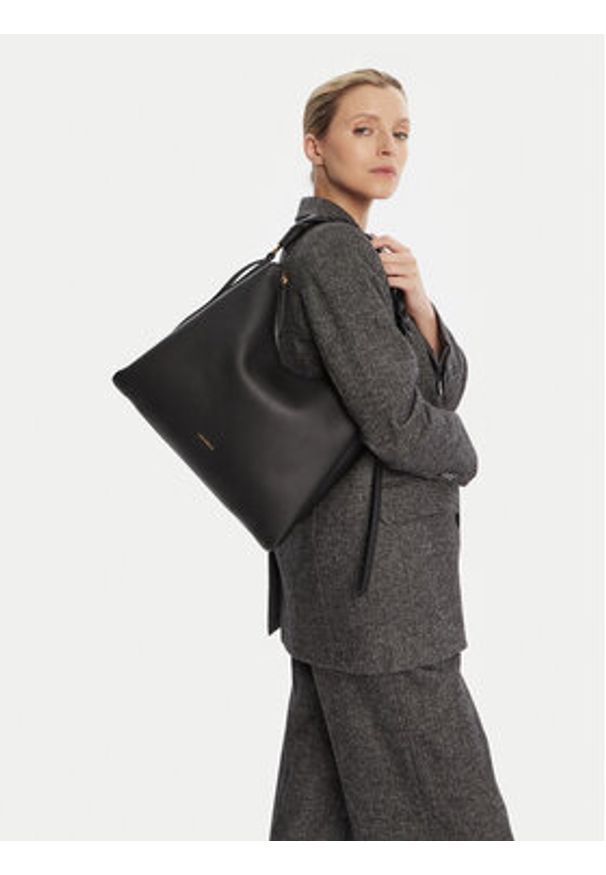 Coccinelle Torba BOHEME GRANA DOUBLE Czarny. Kolor: czarny. Materiał: skórzane