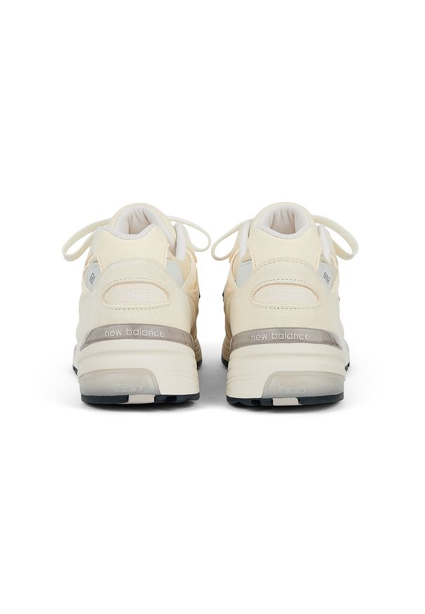 Buty unisex New Balance U992MC - beżowe. Kolor: beżowy. Materiał: zamsz, materiał, syntetyk, guma. Szerokość cholewki: normalna