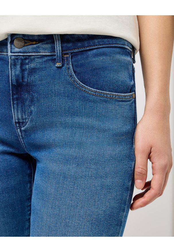 Wrangler - DAMSKIE SPODNIE WRANGLER BOOTCUT RAVEN 112334275