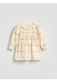 Reserved - Sukienka z kołnierzykiem - kremowy. Kolor: kremowy. Materiał: bawełna #1