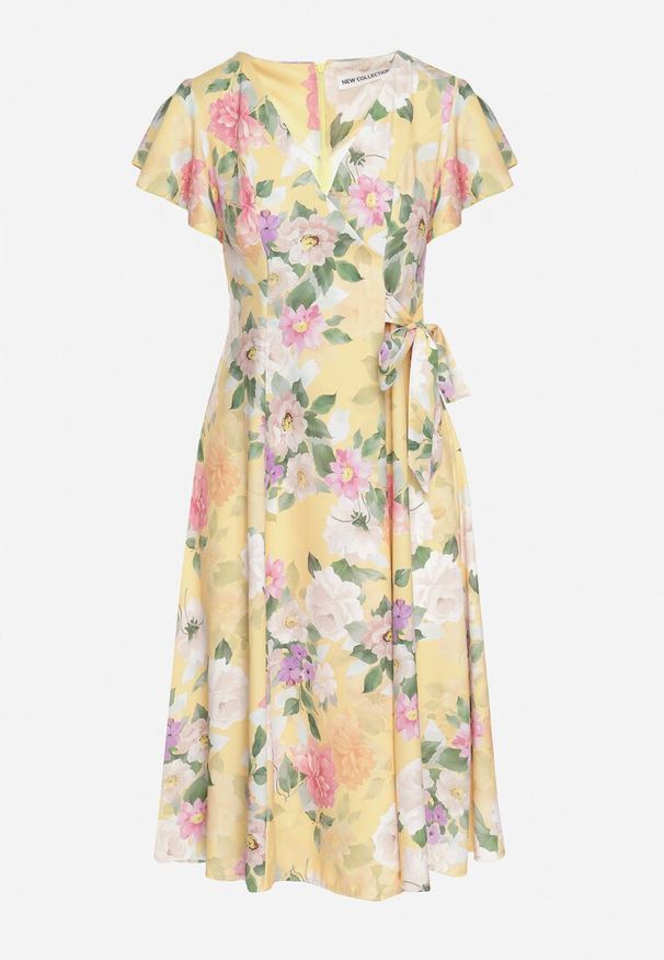 Born2be - Żółta Kwiatowa Sukienka z Kopertowym Dekoltem Atorina. Okazja: na co dzień, na spotkanie biznesowe, do pracy. Typ kołnierza: dekolt kopertowy. Kolor: żółty. Wzór: kwiaty. Typ sukienki: kopertowe. Styl: casual, biznesowy