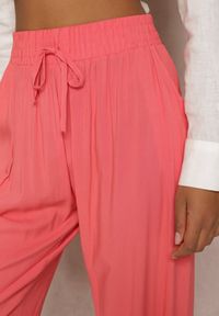Renee - Różowe Wiskozowe Spodnie z Gumką w Talii i Zwężanymi Nogawkami Sumipaku. Kolor: różowy. Materiał: wiskoza
