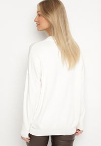 Born2be - Biały Gładki Sweter z Rękawami Typu Nietoperz Ralanevia. Okazja: do pracy, na co dzień. Kolor: biały. Wzór: gładki. Styl: casual #6