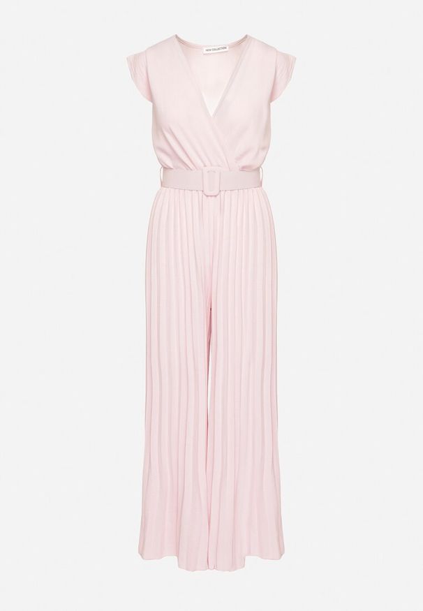 Born2be - Różowy Kombinezon o Kopertowym Kroju z Plisami i Paskiem w Talii Salivania. Okazja: na wesele, na imprezę, na studniówkę, na ślub cywilny. Kolor: różowy. Styl: klasyczny, elegancki