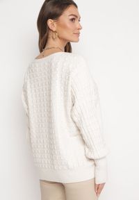 Born2be - Biały Klasyczny Sweter z Rękawami Nietoperza Steresa. Kolor: biały. Długość rękawa: długi rękaw. Długość: długie. Styl: klasyczny #5