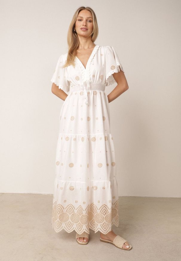 Born2be - Beżowa Bawełniana Sukienka Boho Zdobiona Etno Haftem i Chwostami Metona. Okazja: na spacer, na co dzień. Kolor: beżowy. Materiał: bawełna. Wzór: aplikacja, haft. Typ sukienki: proste. Styl: etno, boho