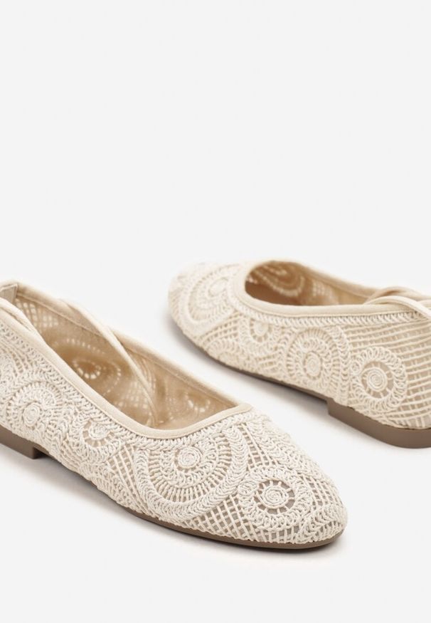 Renee - Beżowe Balerinki Ozdobione Wiązaniem i Haftem Talanna. Kolor: beżowy. Materiał: jeans. Wzór: haft, aplikacja. Styl: elegancki