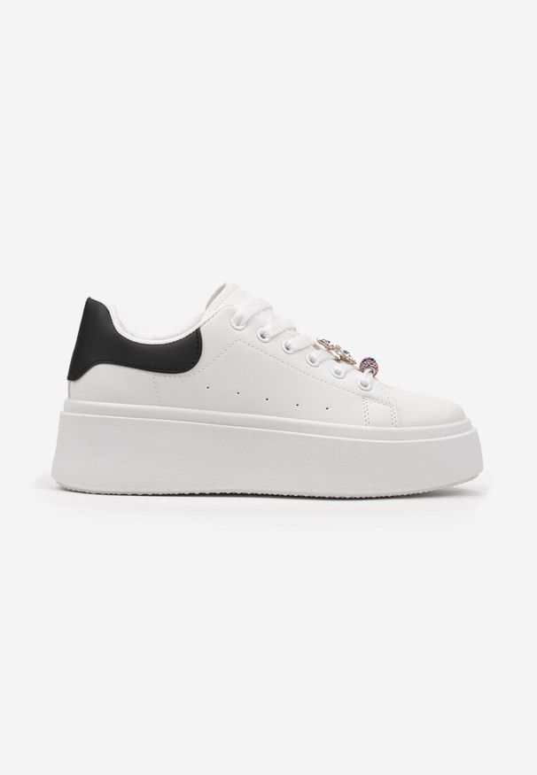Born2be - Biało-Czarne Sneakersy na Platformie z Biżuteryjnymi Aplikacjami na Sznurówkach Noonia. Nosek buta: okrągły. Zapięcie: sznurówki. Kolor: biały. Materiał: jeans. Wzór: aplikacja. Obcas: na platformie. Wysokość obcasa: niski
