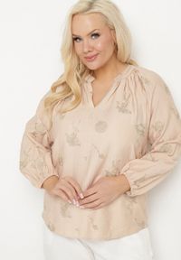 Born2be - Beżowa Bluzka z Dekoltem w Serek i Haftowanymi Zdobieniami z Metaliczną Nicią Sovbia. Typ kołnierza: dekolt w serek. Kolekcja: plus size. Kolor: beżowy. Materiał: jeans. Długość rękawa: długi rękaw. Długość: długie. Wzór: haft, aplikacja #4