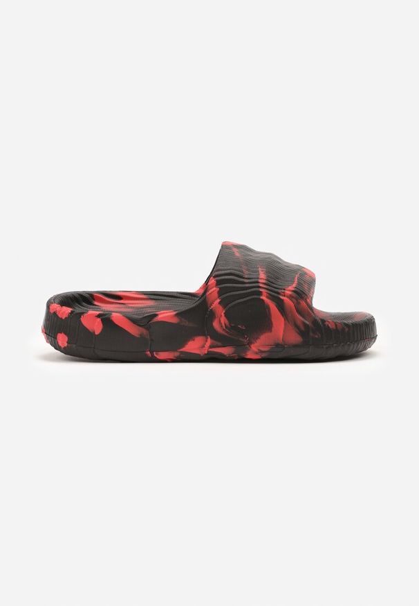 Renee - Czarno-Czerwone Klapki Typu Tie-Dye na Płaskiej Podeszwie z Pianki Tessane. Okazja: na spacer, na imprezę. Kolor: czarny. Materiał: bawełna. Sezon: lato. Obcas: na płaskiej podeszwie. Styl: elegancki