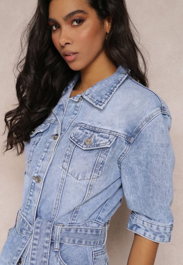 Renee - Niebieska Sukienka Koszulowa z Jeansu z Paskiem i Guzikami Avaleen. Kolor: niebieski. Materiał: jeans. Typ sukienki: koszulowe. Długość: mini
