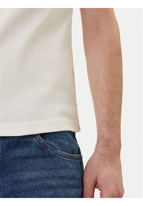 Lacoste Tank top TH0030 Biały Slim Fit. Kolor: biały. Materiał: bawełna