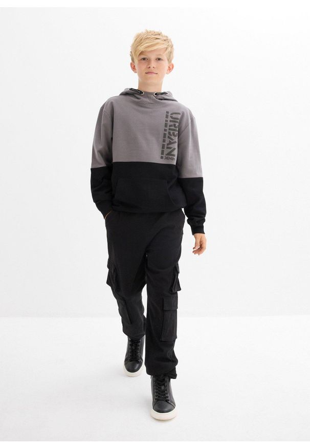 bonprix - Bluza z kapturem z czystej bawełny organicznej. Typ kołnierza: kaptur. Kolor: szary. Materiał: bawełna. Wzór: nadruk, napisy