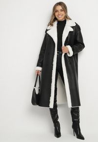 Born2be - Czarny Dwurzędowy Płaszcz z Imitacji Skóry z Wiązanym Paskiem i Futrem Guritte. Okazja: na co dzień. Typ kołnierza: golf. Kolor: czarny. Materiał: futro, skóra. Długość rękawa: długi rękaw. Długość: długie. Styl: casual, elegancki, klasyczny #5