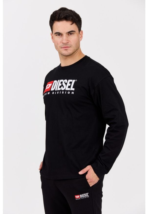 Diesel - DIESEL Czarny longsleeve męski T-BOXT-LS-DIV. Kolor: czarny. Materiał: bawełna, elastan. Długość rękawa: długi rękaw. Długość: długie. Styl: klasyczny