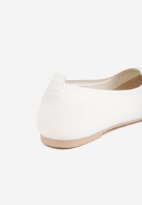 Born2be - Białe Balerinki z Elastyczną Cholewką Lililena. Okazja: do pracy, na co dzień, na spacer. Kolor: biały. Materiał: jeans. Szerokość cholewki: normalna. Sezon: wiosna, lato. Styl: klasyczny, casual #5