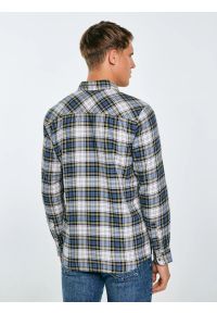 Big-Star - Koszula męska flanelowa w kratę niebiesko-beżowa Koner 401. Typ kołnierza: kołnierzyk klasyczny. Kolor: niebieski. Materiał: jeans, tkanina. Wzór: haft, aplikacja, kratka. Styl: klasyczny #6