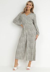 Born2be - Biało-Zielony Kombinezon Pyrhele. Okazja: na co dzień. Kolor: zielony. Długość: długie. Wzór: nadruk. Styl: casual, elegancki #1