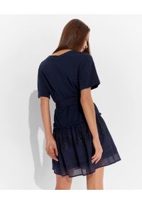 Ermanno Firenze - ERMANNO FIRENZE - Granatowa sukienka z wiązaniem. Okazja: na co dzień. Kolor: niebieski. Materiał: bawełna, koronka, tkanina. Wzór: aplikacja, koronka. Typ sukienki: proste. Styl: casual, elegancki. Długość: mini #2