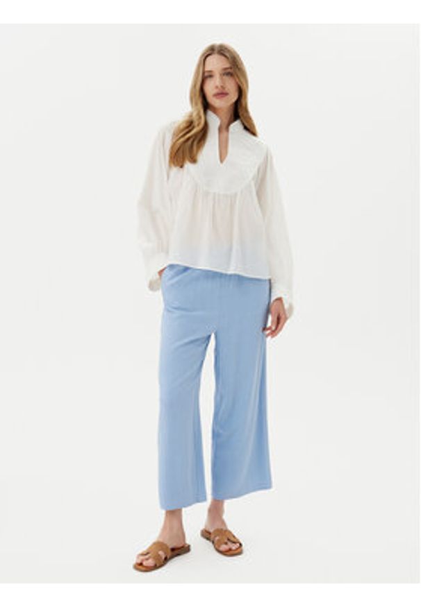 only - ONLY Spodnie materiałowe Solvi 15338672 Niebieski Cropped Fit. Kolor: niebieski. Materiał: wiskoza