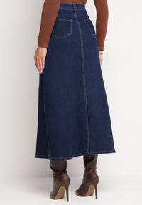 Born2be - Granatowa Trapezowa Jeansowa Spódnica Maxi z Przeszyciami Serinal. Kolor: niebieski. Materiał: jeans. Wzór: aplikacja #5