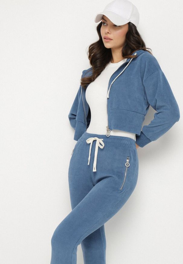 Born2be - Niebieski Bawełniany Komplet Dresowy Bluza z Kapturem i Spodnie ze Sznurkiem Hariven. Kolor: niebieski. Materiał: dresówka, bawełna. Sport: turystyka piesza