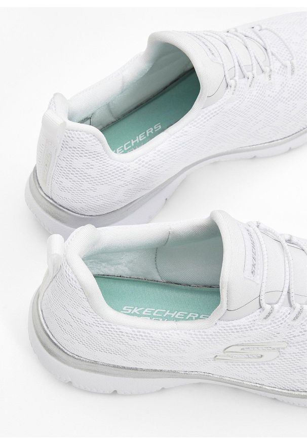 bonprix - Sneakersy Skechers z pianką memory. Kolor: biały