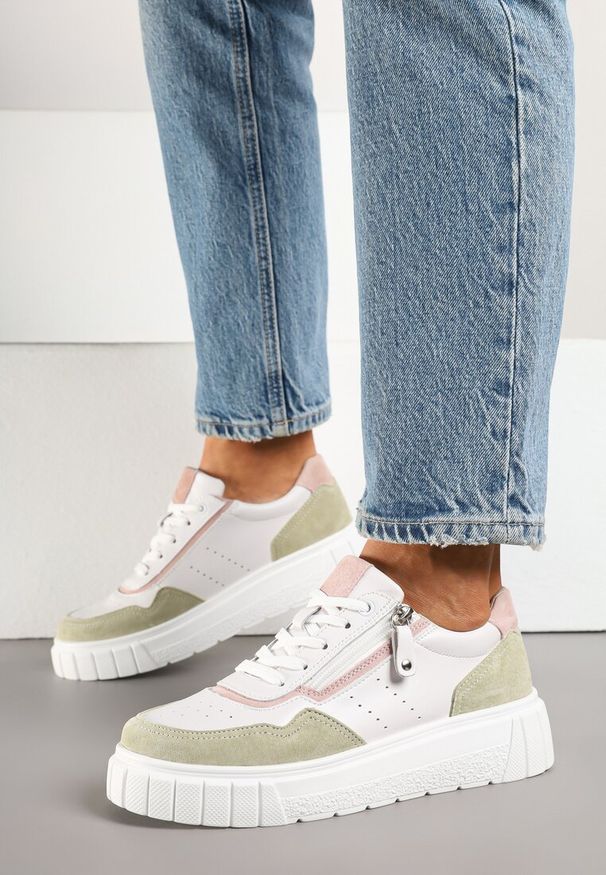 Renee - Biało-Zielone Streetwearowe Sneakersy ze Skóry Naturalnej z Ozdobnym Suwakiem Eleavenna. Okazja: na co dzień. Zapięcie: sznurówki. Kolor: biały. Materiał: skóra. Obcas: na obcasie. Wysokość obcasa: niski