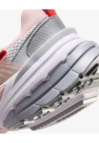 Buty do biegania damskie Nike V2K Run. Kolor: różowy. Sport: bieganie #7