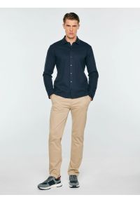 Big-Star - bluzka męska polo z długim rękawem granatowa lisser 403. Typ kołnierza: polo. Kolor: niebieski. Materiał: dresówka, bawełna, jeans, dzianina. Długość rękawa: długi rękaw. Długość: długie. Styl: klasyczny, elegancki #2