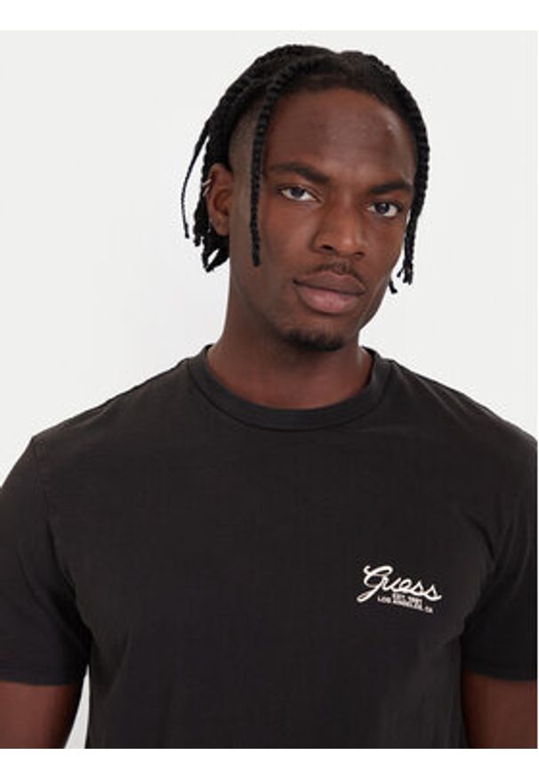 Guess T-Shirt M5BI70 I3Z14 Czarny Regular Fit. Kolor: czarny. Materiał: bawełna