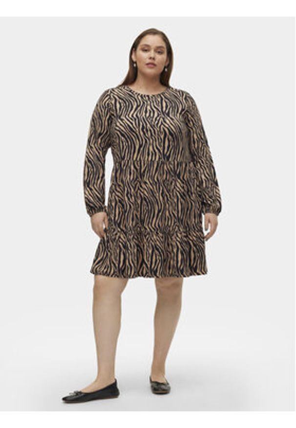 Vero Moda Curve Sukienka codzienna Ina 10301827 Beżowy Oversize. Okazja: na co dzień. Kolor: beżowy. Materiał: syntetyk. Typ sukienki: proste, oversize. Styl: casual