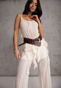 Renee - Beżowy Eteryczny Komplet z Koronką i Falbankami Top i Spodnie Wide Leg Pretilaine. Kolor: beżowy. Materiał: koronka. Wzór: koronka #1