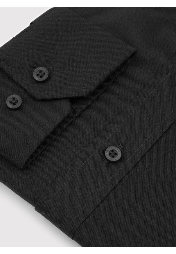 Pako Lorente - PAKO LORENTE – Czarna bawełniana koszula męska. Kolor: czarny, niebieski, biały. Materiał: bawełna. Długość rękawa: długi rękaw. Długość: długie. Wzór: gładki