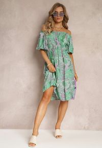 Renee - Zielona Sukienka Midi Hiszpanka w Gumką w Pasie z Wiskozy Slaniesa. Typ kołnierza: dekolt hiszpanka. Kolor: zielony. Materiał: wiskoza. Wzór: kwiaty. Długość: midi