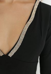 Born2be - Czarna Sukienka Dopasowana z Cyrkoniami Dennie. Kolor: czarny. Typ sukienki: asymetryczne. Długość: mini #4