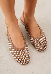 Renee - Brązowe Plecione Sandały Typu Slingback Ellariell. Okazja: na co dzień. Kolor: brązowy. Materiał: jeans, koronka. Wzór: ze splotem, koronka. Styl: casual #8