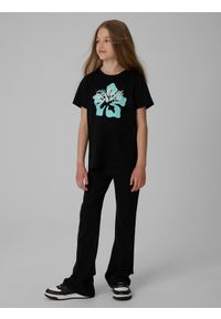 4f - 4F T-shirt regular z nadrukiem dziewczęcy - czarny 158 (12-13 lat). Okazja: na co dzień. Kolor: czarny. Materiał: bawełna, dzianina. Wzór: nadruk. Sezon: lato. Styl: casual #2