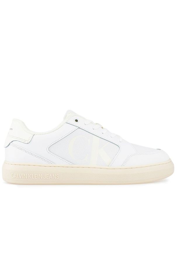 Buty Calvin Klein Casual Cupsole Lth-Pu Mono YM0YM00573-0K7 - białe. Okazja: na co dzień. Kolor: biały. Materiał: guma, skóra, materiał, syntetyk, futro. Szerokość cholewki: normalna