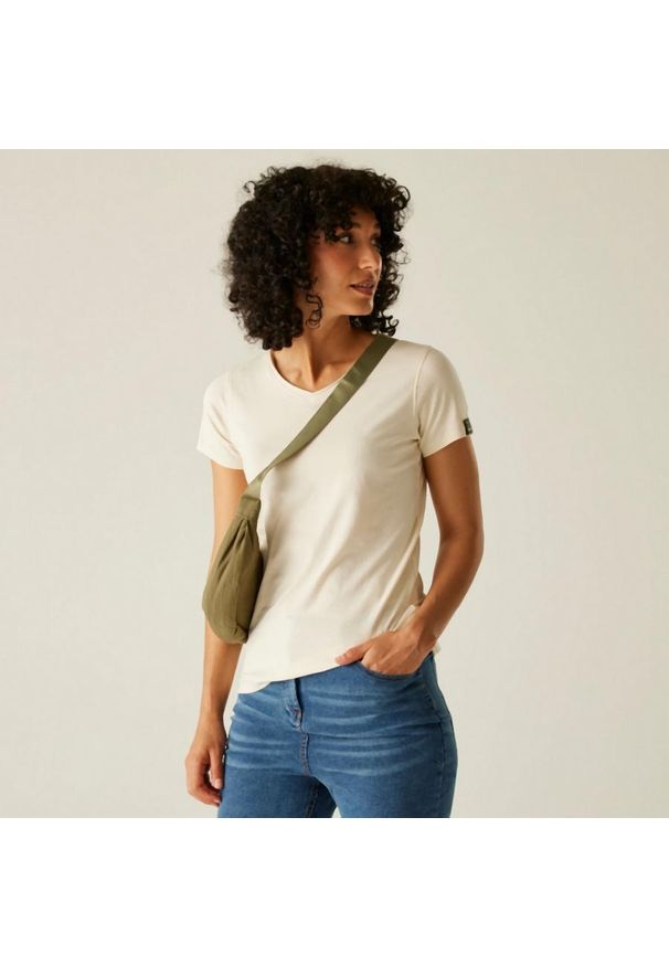 Regatta - Koszulka turystyczna damska Elkie. Kolor: beżowy. Materiał: dzianina, elastan, bawełna. Sport: turystyka piesza