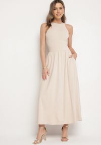Born2be - Jasnobeżowa Sukienka Bawełniana Rozkloszowana bez Rękawów z Kieszonkami Efrinara. Okazja: na co dzień. Kolor: beżowy. Materiał: bawełna. Długość rękawa: bez rękawów. Sezon: lato. Typ sukienki: rozkloszowane. Styl: klasyczny, casual, elegancki. Długość: maxi #1