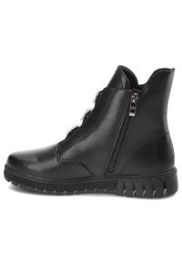 Czarne Botki Filippo Modne Obuwie Damskie. Okazja: na co dzień. Zapięcie: klamry. Kolor: czarny. Materiał: skóra. Sezon: zima, jesień. Styl: casual, klasyczny, elegancki #3
