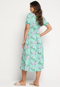 Born2be - Zielona Sukienka Midi z Głębokim Dekoltem i Gumką w Pasie z Wiskozy Arevik. Kolor: zielony. Materiał: wiskoza. Długość: midi #2