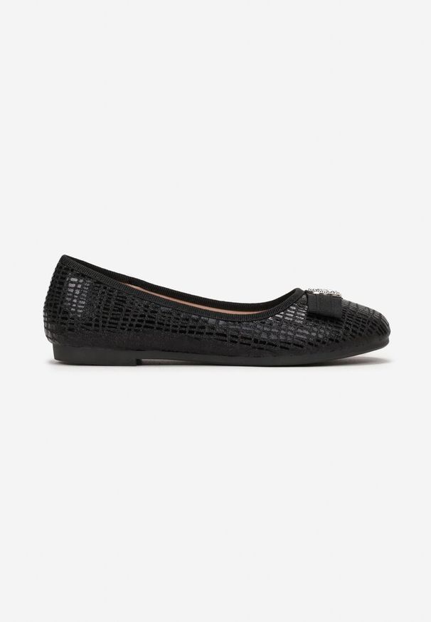 Born2be - Czarne Balerinki Phoebelaia. Nosek buta: okrągły. Kolor: czarny. Materiał: materiał. Wzór: aplikacja. Styl: elegancki