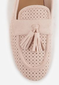 Born2be - Różowe Mokasyny z Imitacji Zamszu z Ozdobną Perforacją i Frędzlami Yenone. Okazja: na co dzień, na spotkanie biznesowe, do pracy. Kolor: różowy. Materiał: zamsz. Styl: casual, biznesowy, klasyczny #4